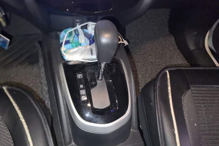 Used Nissan Qashqai 2016 2.0L CVT Elite Edition Gear Lever