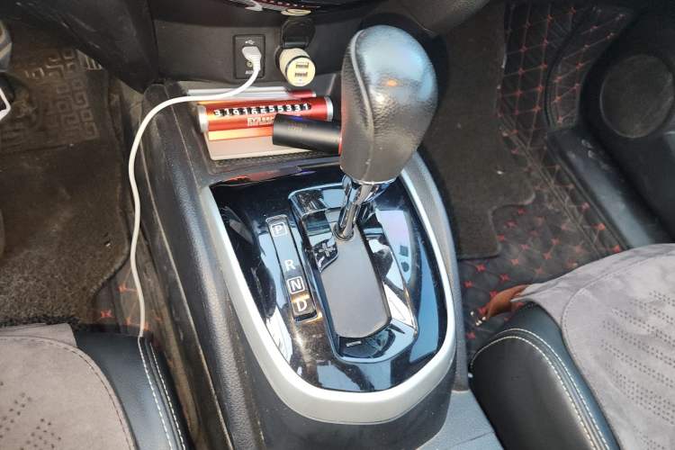 Used Nissan Qashqai 2016 2.0L CVT Luxury Edition Gear Lever