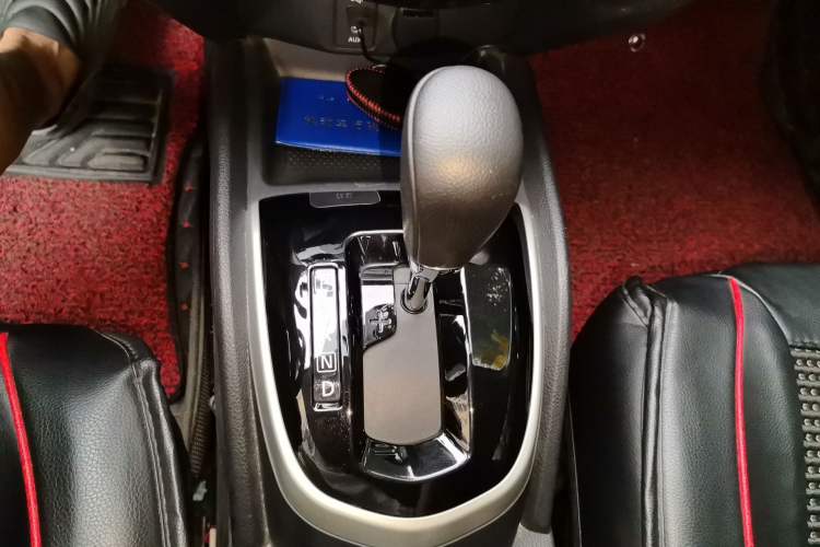 Used Nissan Qashqai 2016 2.0L CVT Luxury Edition Gear Lever