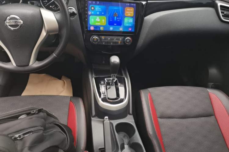 Used Nissan Qashqai 2016 2.0L CVT Luxury Edition Gear Lever