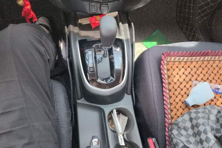Used Nissan Qashqai 2016 2.0L CVT Elite Edition Gear Lever