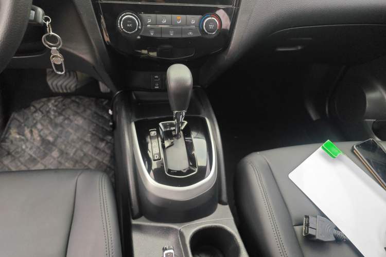 Used Nissan Qashqai 2016 1.2T CVT Fashion Edition Gear Lever