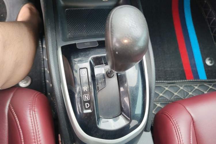 Used Nissan Qashqai 2016 2.0L CVT Elite Edition Gear Lever