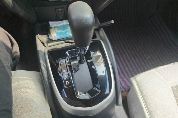 Used Nissan Qashqai 2016 2.0L CVT Elite Edition Gear Lever