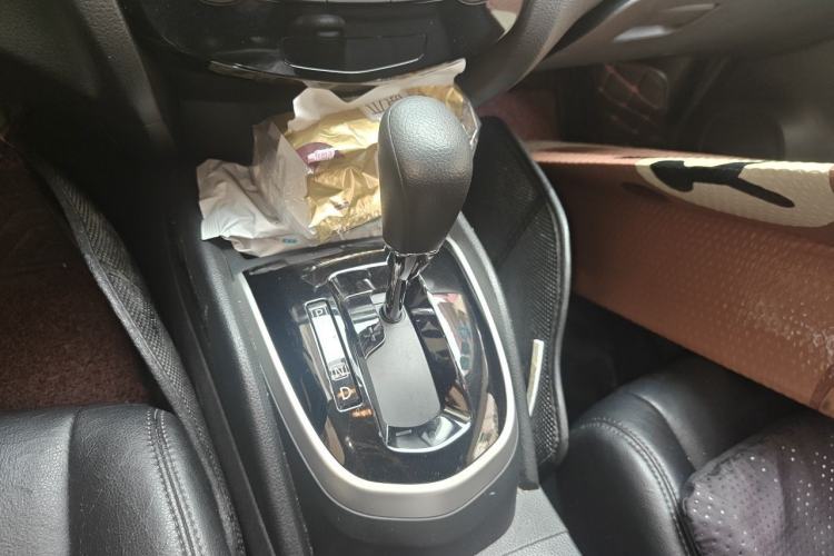 Used Nissan Qashqai 2016 2.0L CVT Elite Edition Gear Lever