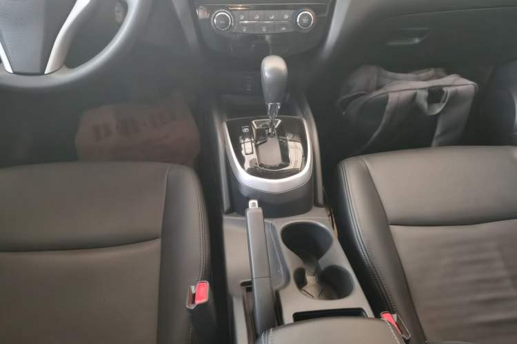 Used Nissan Qashqai 2016 2.0L CVT Elite Edition Gear Lever
