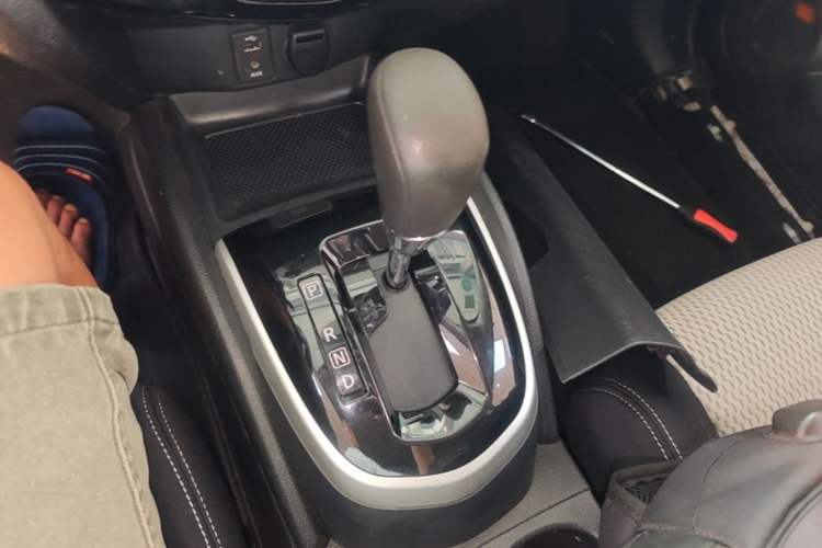 Used Nissan Qashqai 2016 1.2T CVT Fashion Edition Gear Lever
