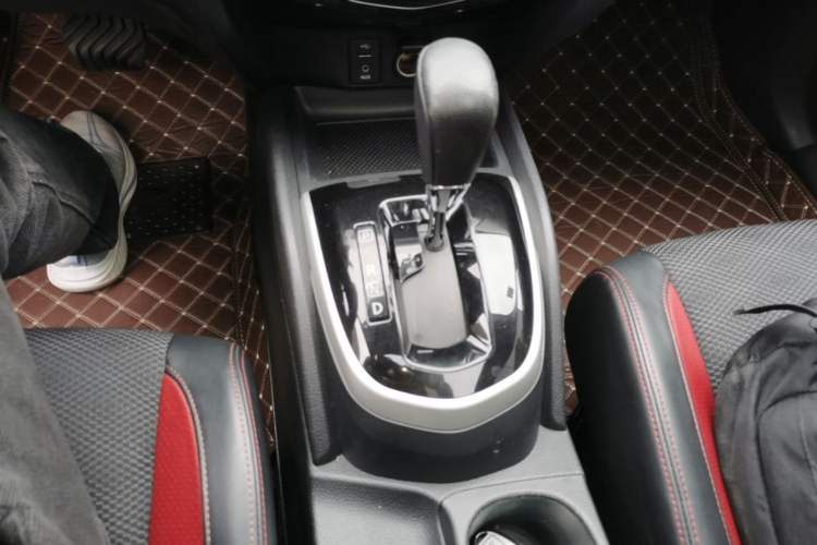 Used Nissan Qashqai 2016 2.0L CVT Luxury Edition Gear Lever