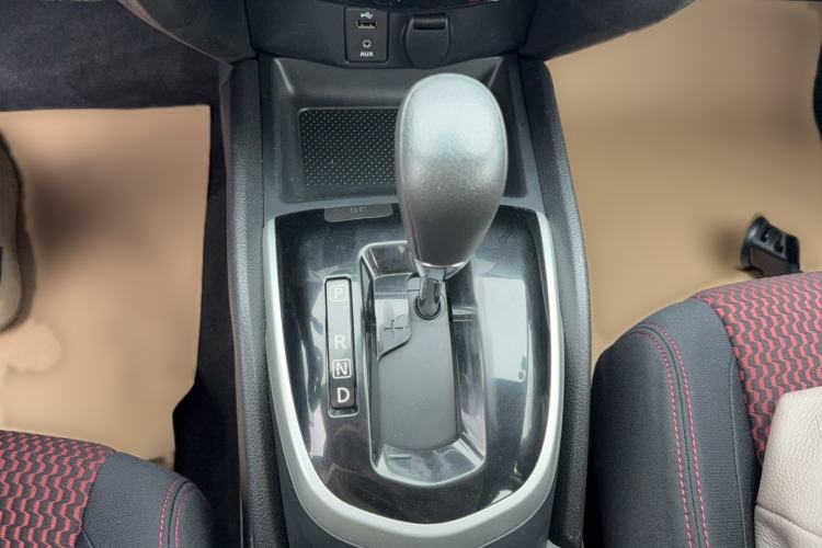 Used Nissan Qashqai 2016 2.0L CVT Elite Edition Gear Lever