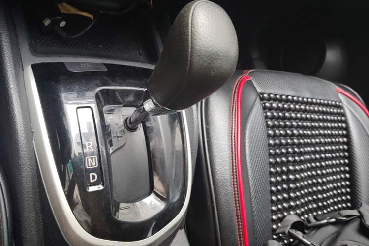Used Nissan Qashqai 2016 2.0L CVT Elite Edition Gear Lever