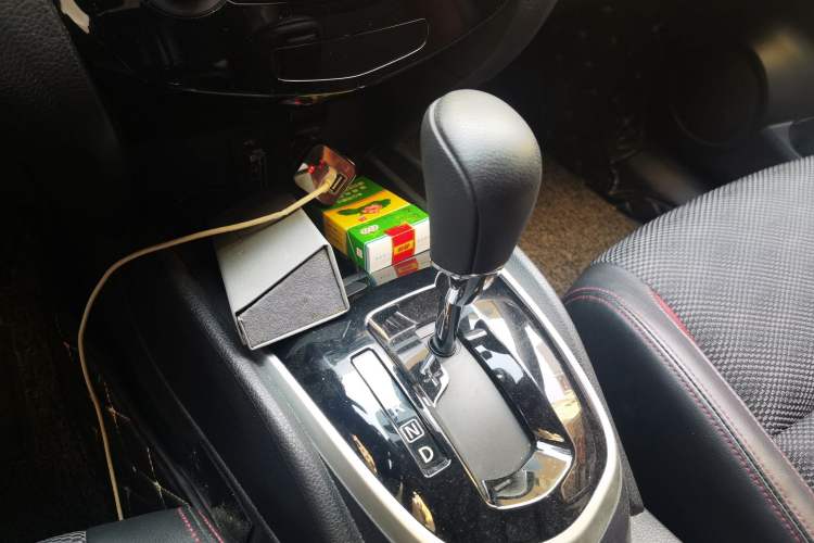 Used Nissan Qashqai 2016 2.0L CVT Luxury Edition Gear Lever