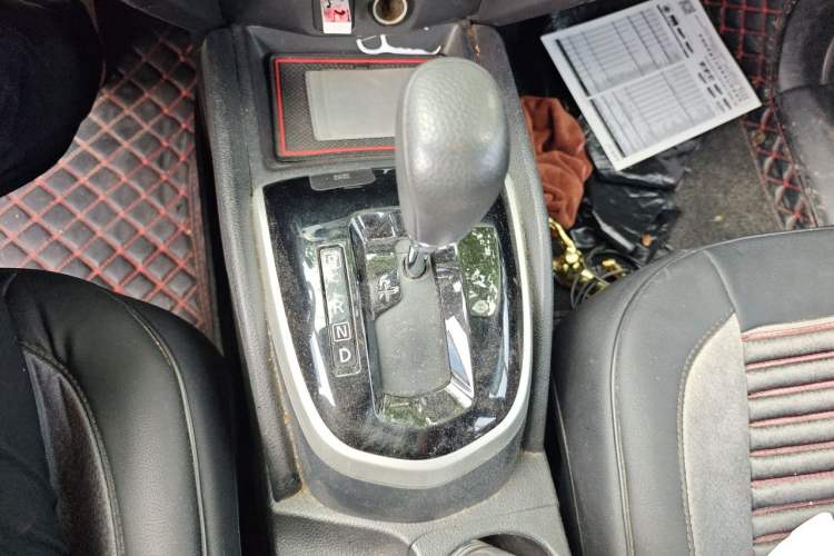 Used Nissan Qashqai 2016 2.0L CVT Elite Edition Gear Lever