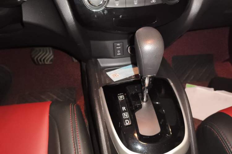 Used Nissan Qashqai 2016 2.0L CVT Elite Edition Gear Lever