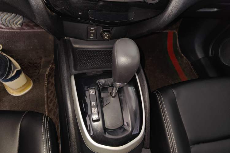 Used Nissan Qashqai 2016 2.0L CVT Elite Edition Gear Lever