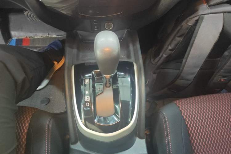 Used Nissan Qashqai 2016 2.0L CVT Elite Edition Gear Lever