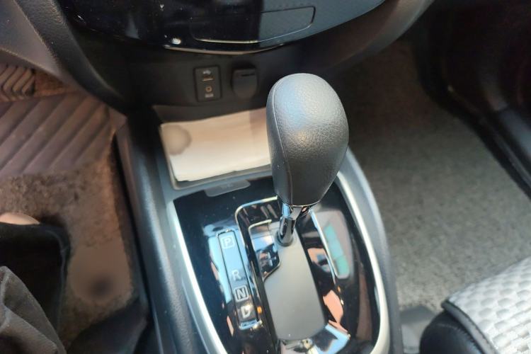 Used Nissan Qashqai 2016 2.0L CVT Elite Edition Gear Lever