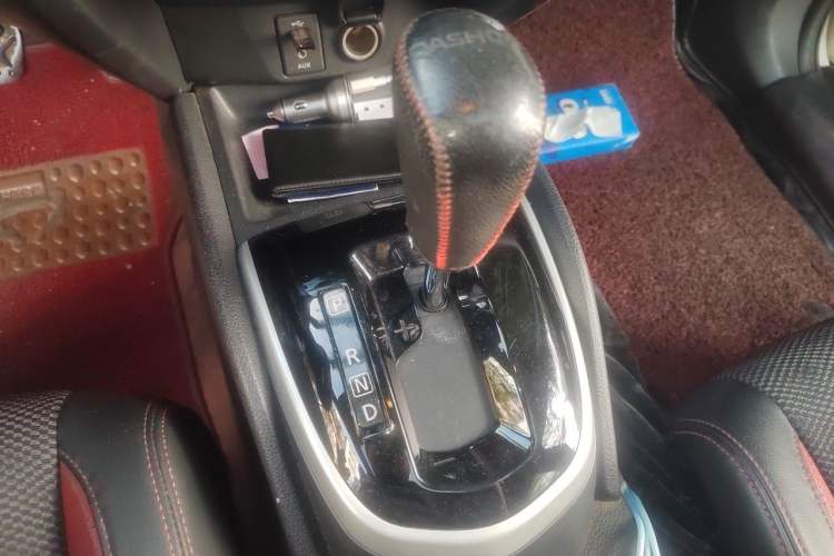 Used Nissan Qashqai 2016 2.0L CVT Luxury Edition Gear Lever