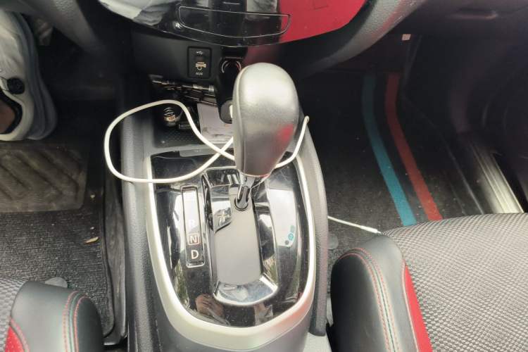 Used Nissan Qashqai 2016 2.0L CVT Luxury Edition Gear Lever