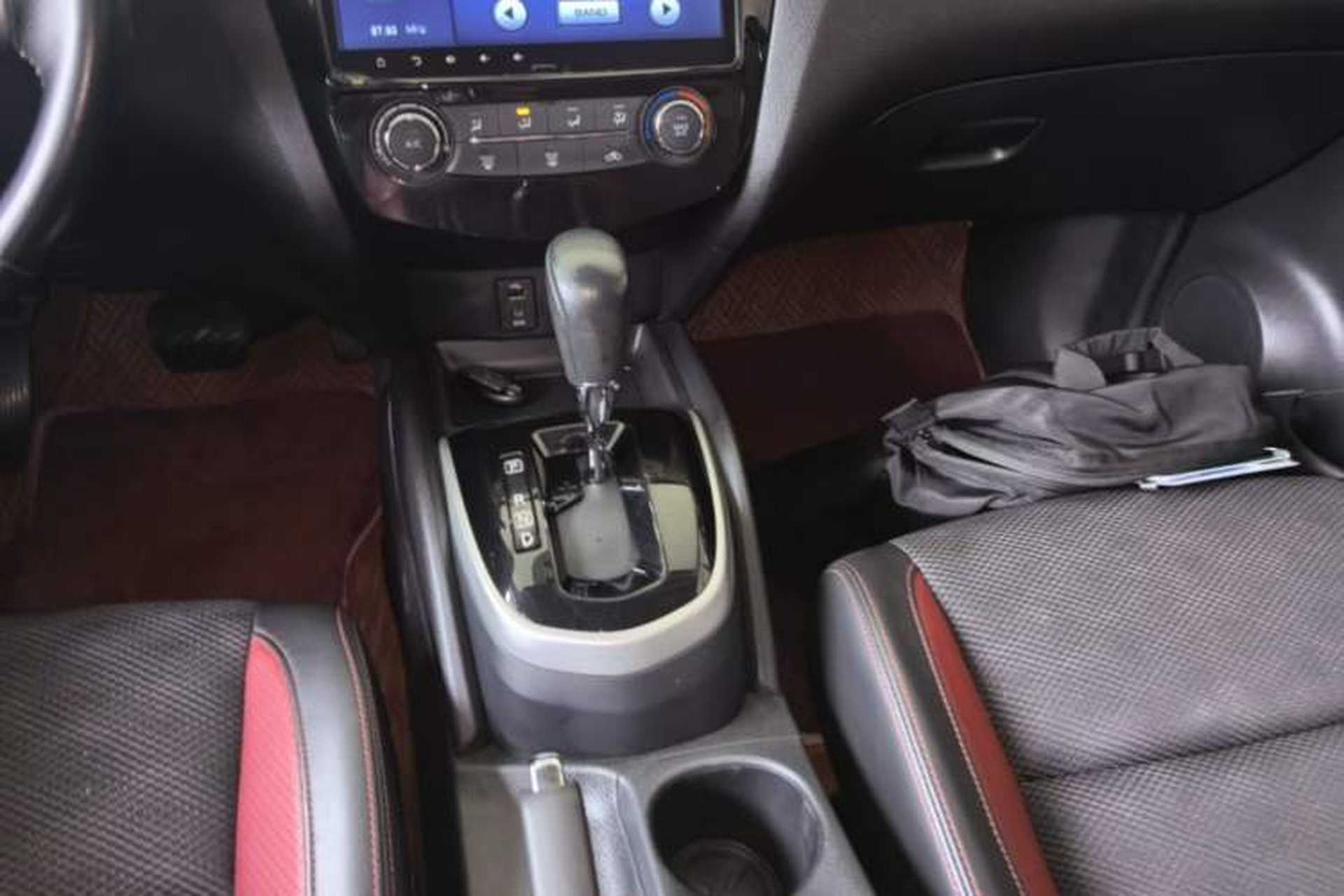 Used Nissan Qashqai 2016 2.0L CVT Luxury Edition Gear Lever