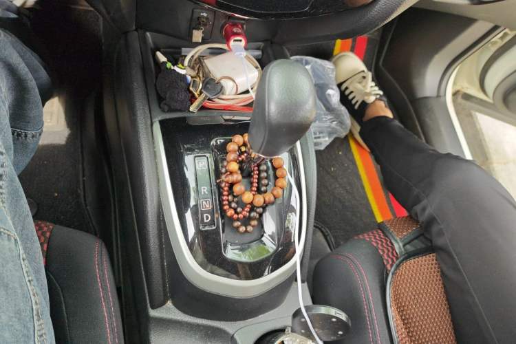 Used Nissan Qashqai 2016 2.0L CVT Elite Edition Gear Lever