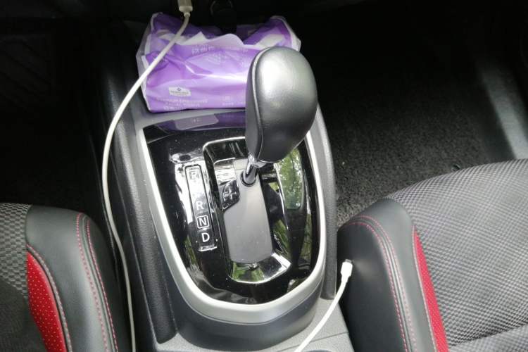Used Nissan Qashqai 2016 2.0L CVT Luxury Edition Gear Lever