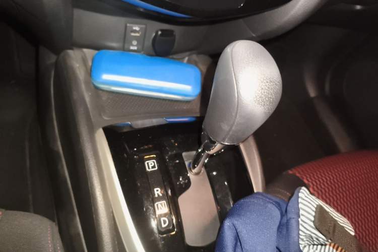 Used Nissan Qashqai 2016 2.0L CVT Elite Edition Gear Lever