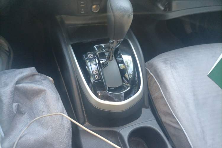 Used Nissan Qashqai 2016 2.0L CVT Elite Edition Gear Lever