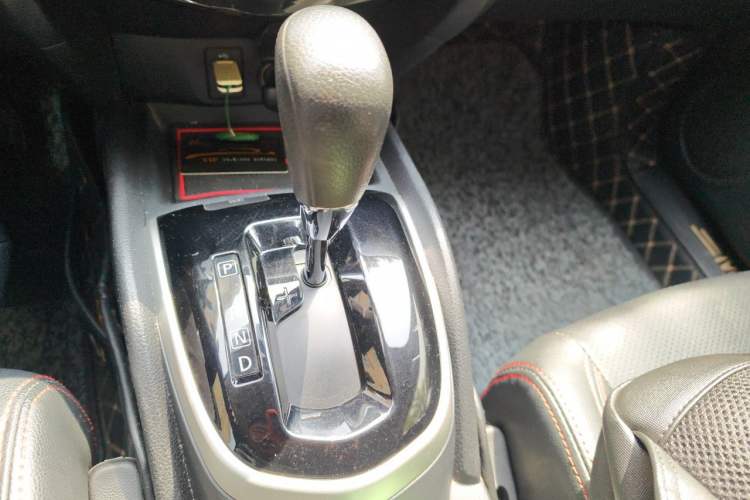 Used Nissan Qashqai 2016 2.0L CVT Elite Edition Gear Lever