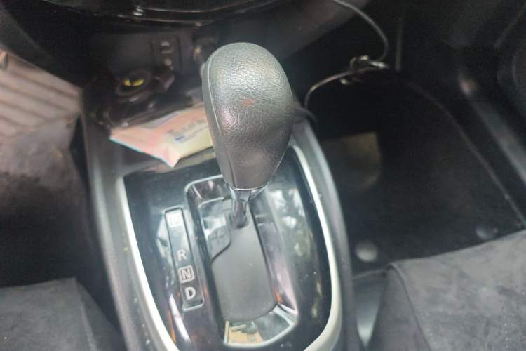 Used Nissan Qashqai 2016 2.0L CVT Elite Edition Gear Lever