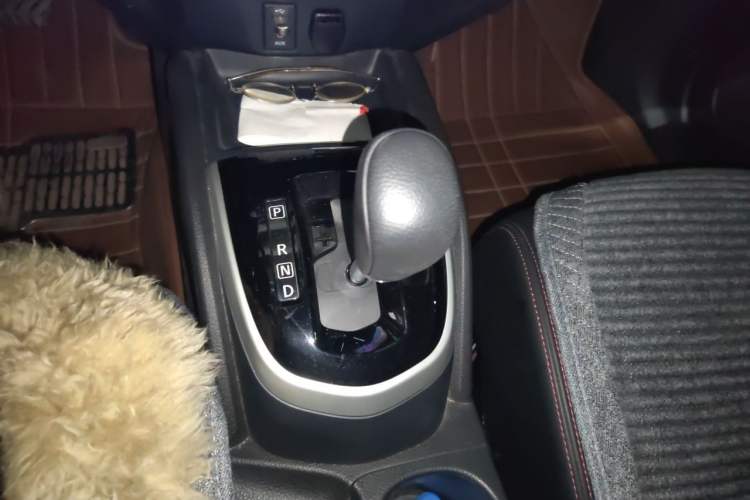 Used Nissan Qashqai 2016 2.0L CVT Luxury Edition Gear Lever