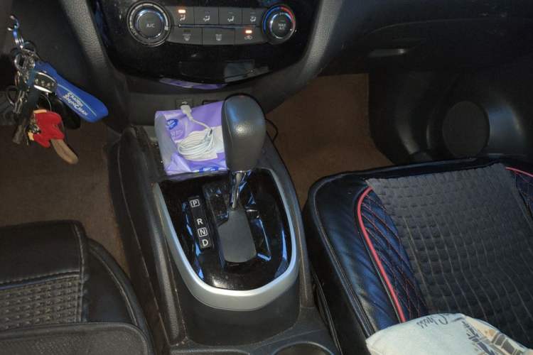Used Nissan Qashqai 2016 2.0L CVT Elite Edition Gear Lever