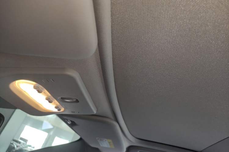Used Nissan Qashqai 2016 2.0L CVT Luxury Edition Headliner