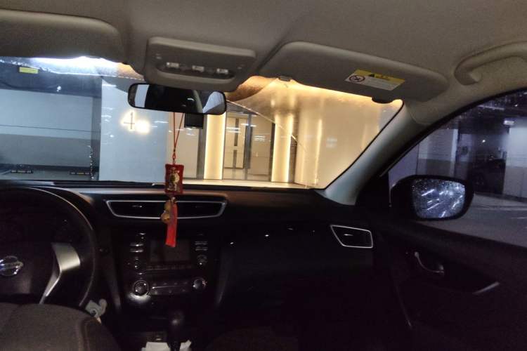 Used Nissan Qashqai 2016 2.0L CVT Elite Edition Headliner