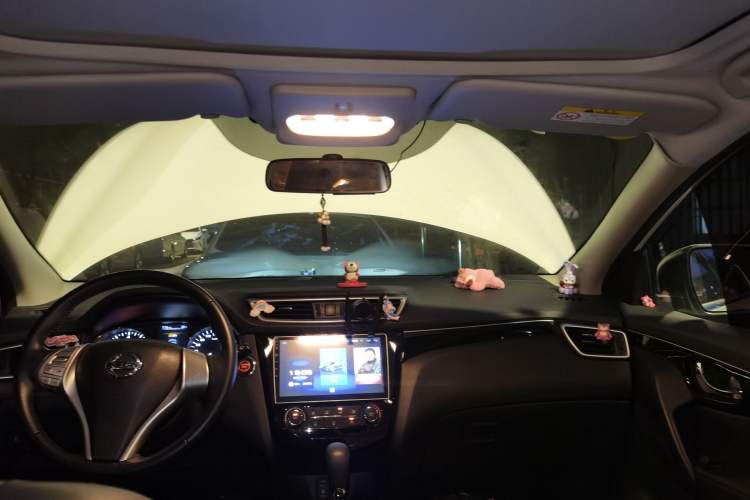 Used Nissan Qashqai 2016 2.0L CVT Luxury Edition Headliner