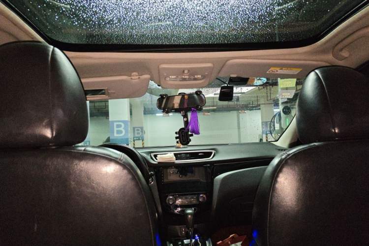 Used Nissan Qashqai 2016 2.0L CVT Luxury Edition Headliner