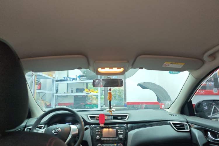 Used Nissan Qashqai 2016 2.0L CVT Elite Edition Headliner