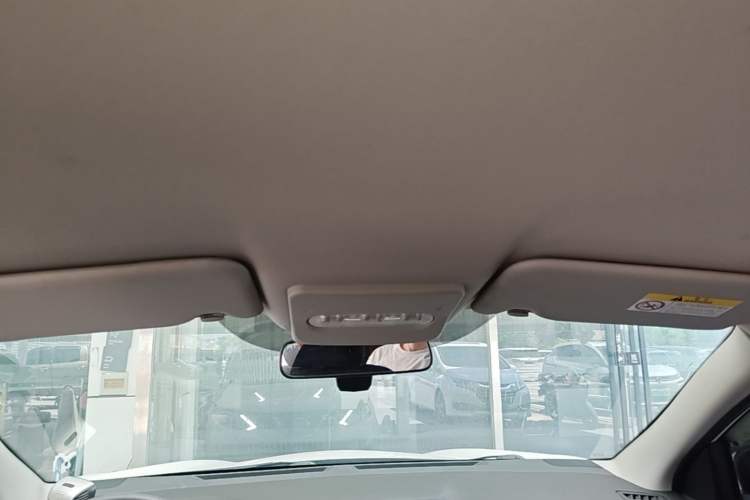 Used Nissan Qashqai 2016 2.0L CVT Elite Edition Headliner