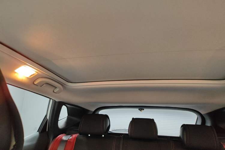 Used Nissan Qashqai 2016 2.0L CVT Luxury Edition Headliner