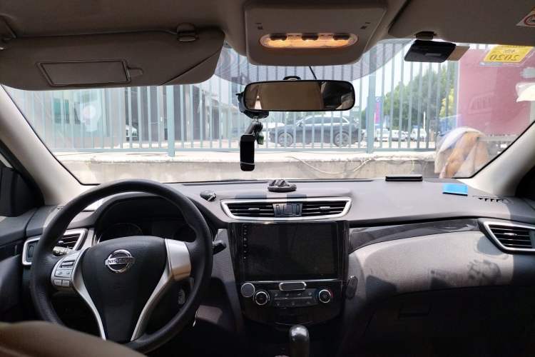 Used Nissan Qashqai 2016 2.0L CVT Elite Edition Headliner