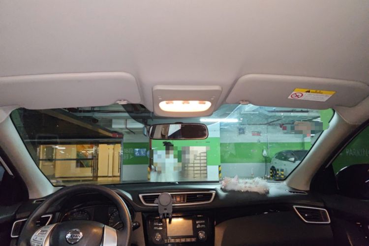 Used Nissan Qashqai 2016 2.0L CVT Elite Edition Headliner