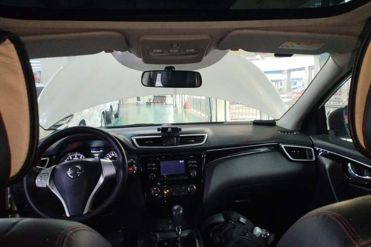 Used Nissan Qashqai 2016 2.0L CVT Luxury Edition Headliner