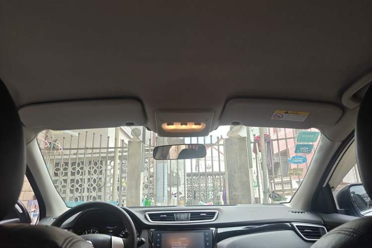 Used Nissan Qashqai 2016 2.0L CVT Elite Edition Headliner
