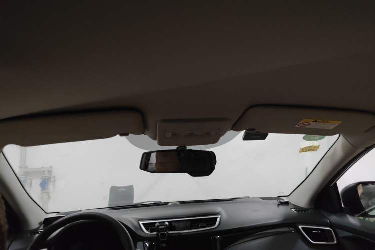 Used Nissan Qashqai 2016 2.0L CVT Elite Edition Headliner