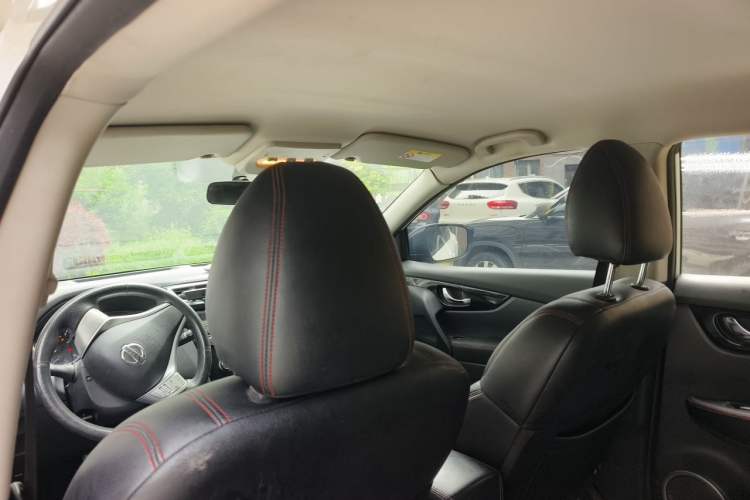 Used Nissan Qashqai 2016 2.0L CVT Elite Edition Headliner