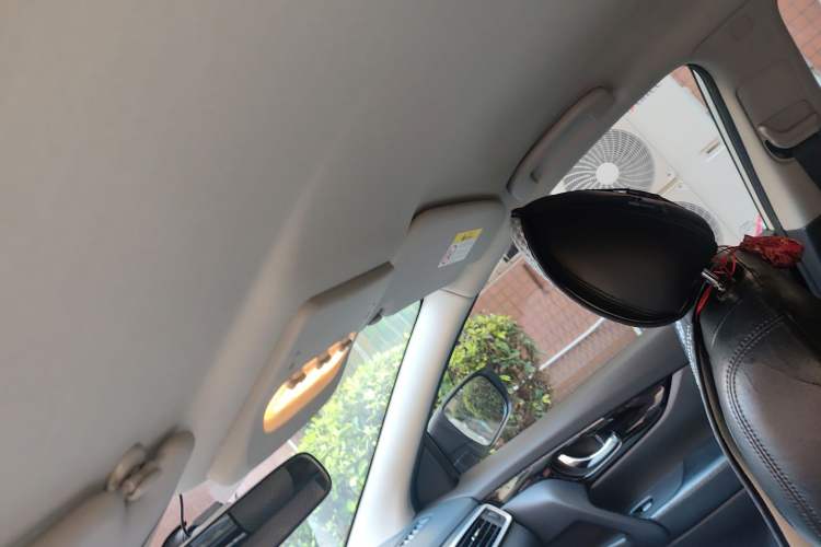 Used Nissan Qashqai 2016 2.0L CVT Elite Edition Headliner