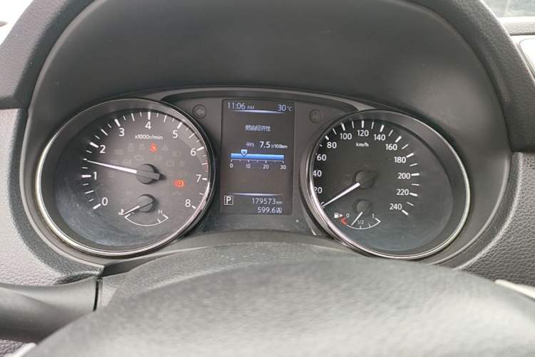 Used Nissan Qashqai 2016 2.0L CVT Elite Edition Instrument Cluster