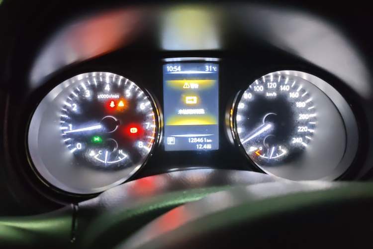 Used Nissan Qashqai 2016 2.0L CVT Luxury Edition Instrument Cluster