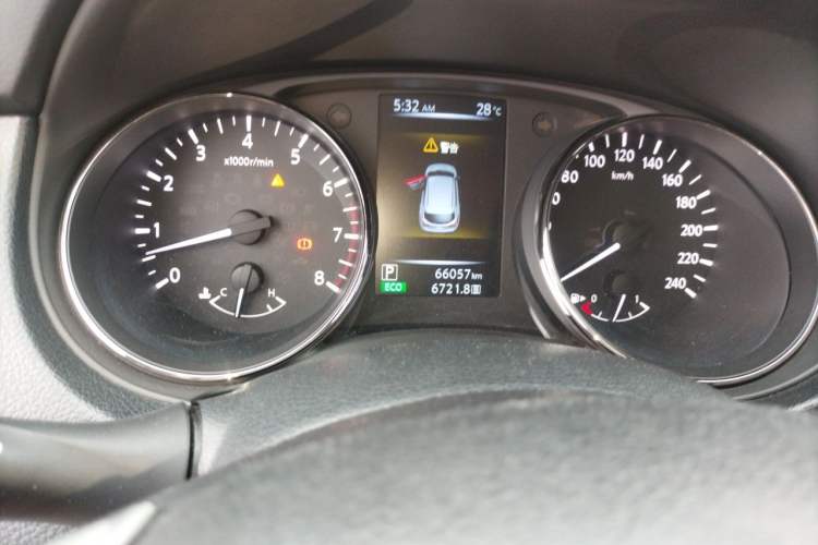 Used Nissan Qashqai 2016 2.0L CVT Elite Edition Instrument Cluster