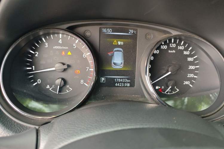 Used Nissan Qashqai 2016 2.0L CVT Luxury Edition Instrument Cluster