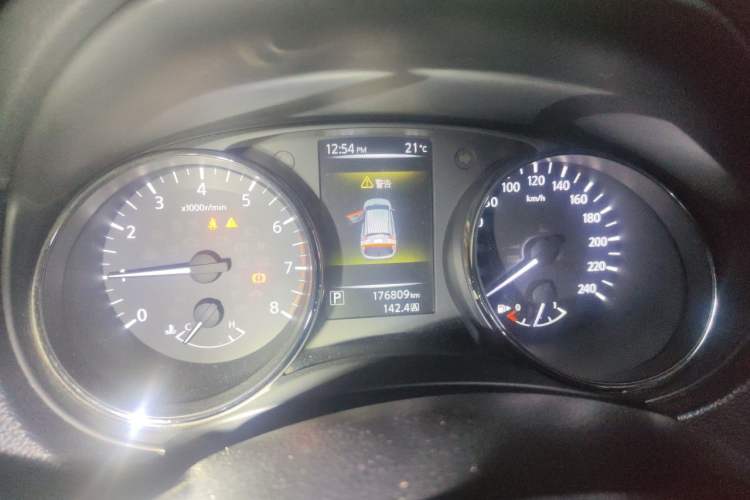 Used Nissan Qashqai 2016 2.0L CVT Elite Edition Instrument Cluster